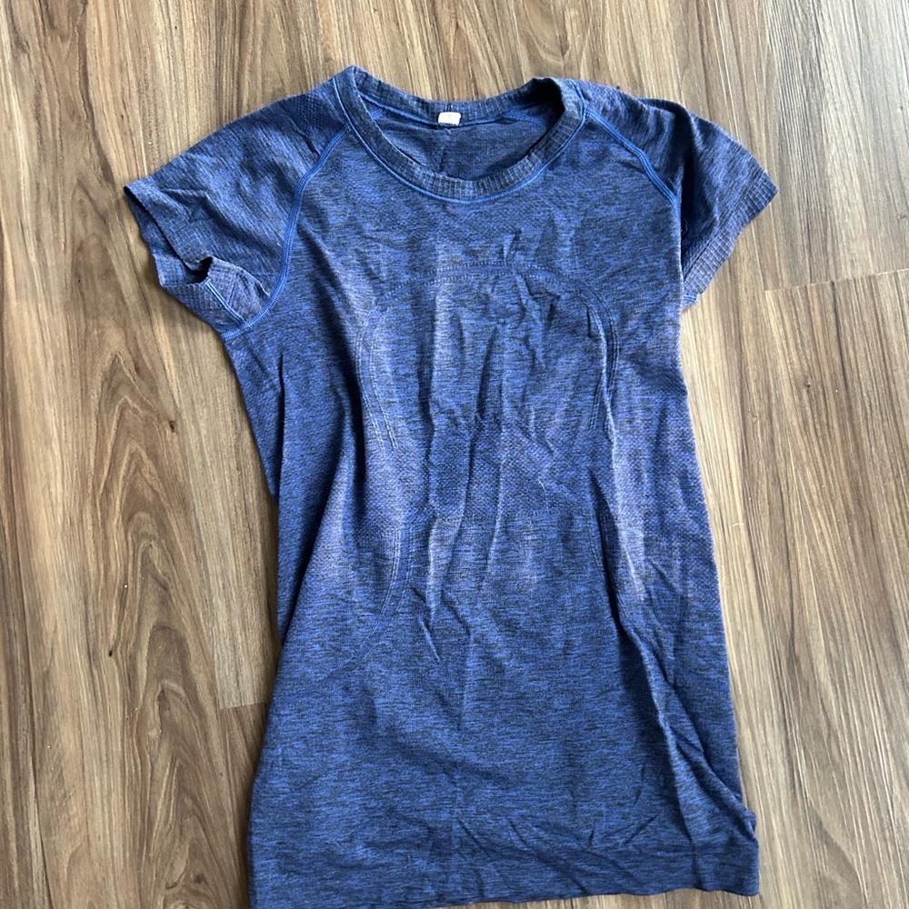 Lululemon Swiftly Tech Short-Sleeve Shirt 
Hip Length